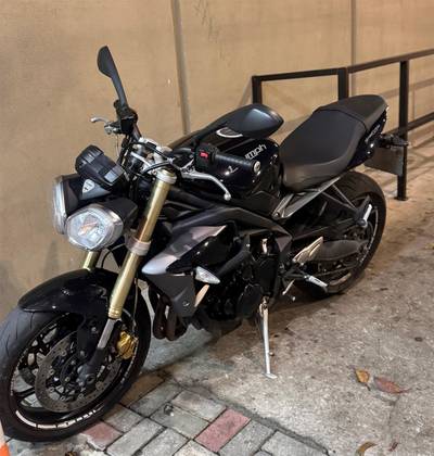 TRIUMPH SPEED TRIPLE 